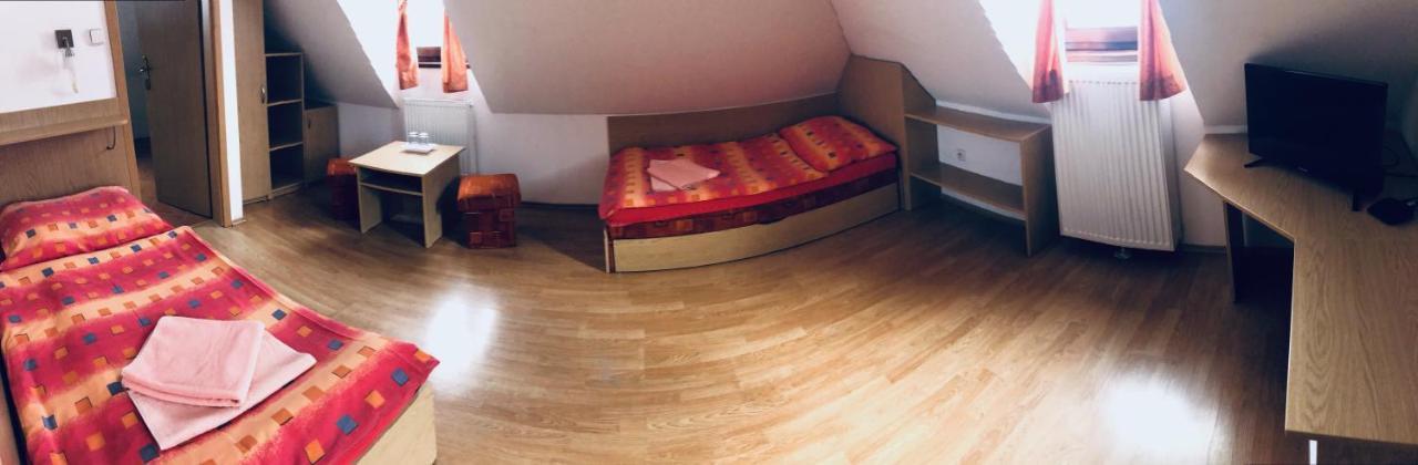 Penzion Pramen Liptovske Sliace Exteriör bild